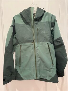 The North Face Men’s Two-Tone Sage and Forest Green Hooded Ski Jacket